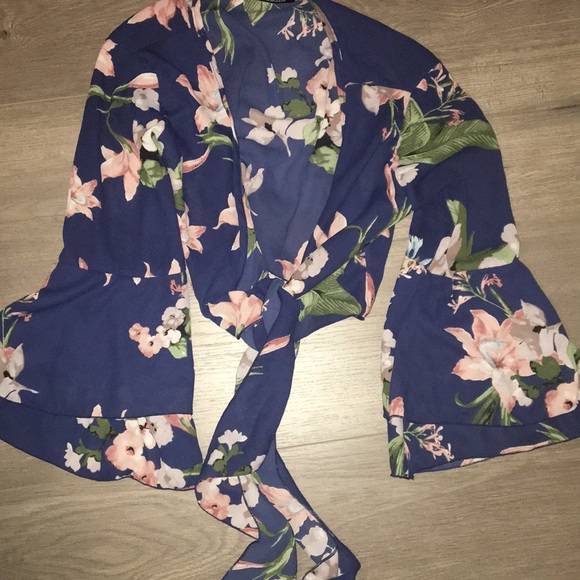 Top - Picture 2 of 3